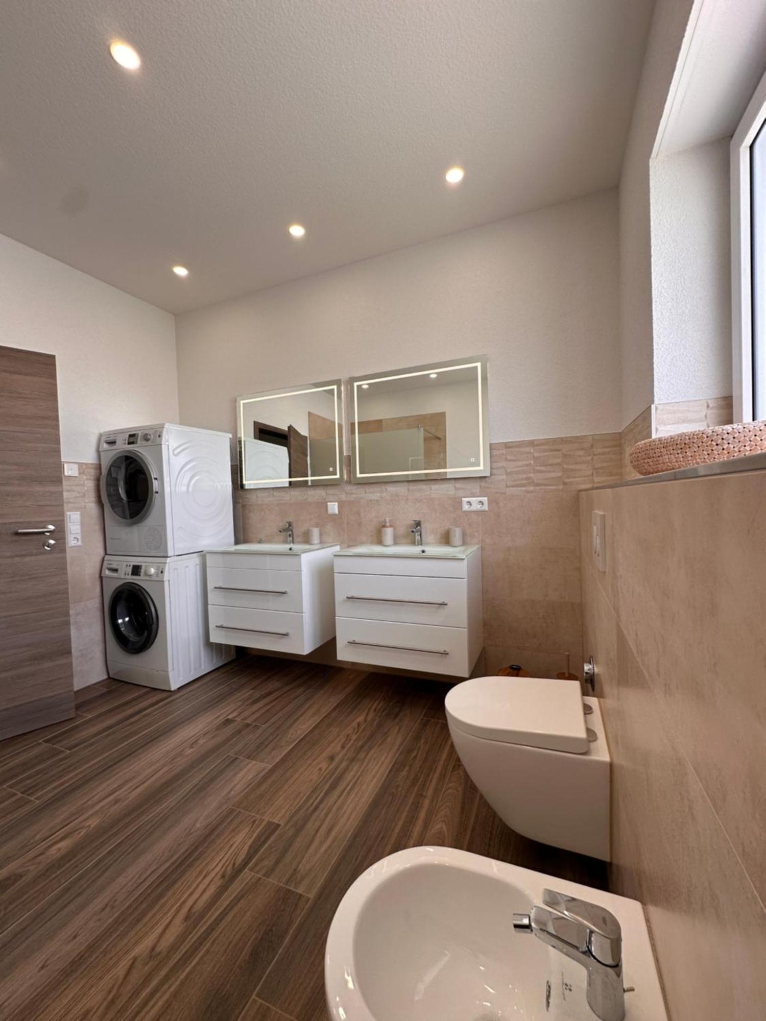 Amao-Obsidian I 120Qm I Elegantes Business- & Familienapartment I 3 Schlafzimmer I Kingsize Betten Schwanau Buitenkant foto