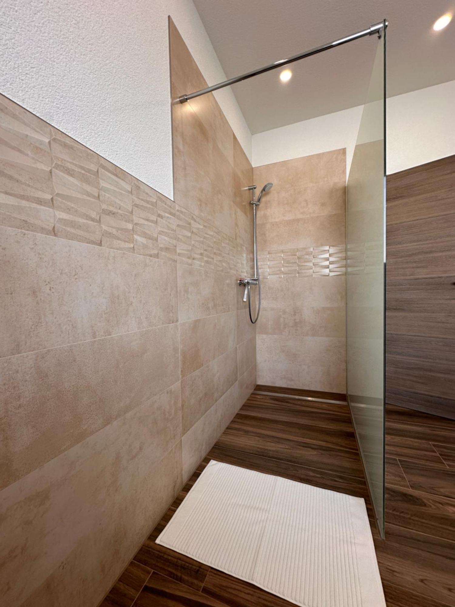 Amao-Obsidian I 120Qm I Elegantes Business- & Familienapartment I 3 Schlafzimmer I Kingsize Betten Schwanau Buitenkant foto